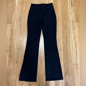 Alo Airbrush High-Waist Flutter Legging, Black, Size M